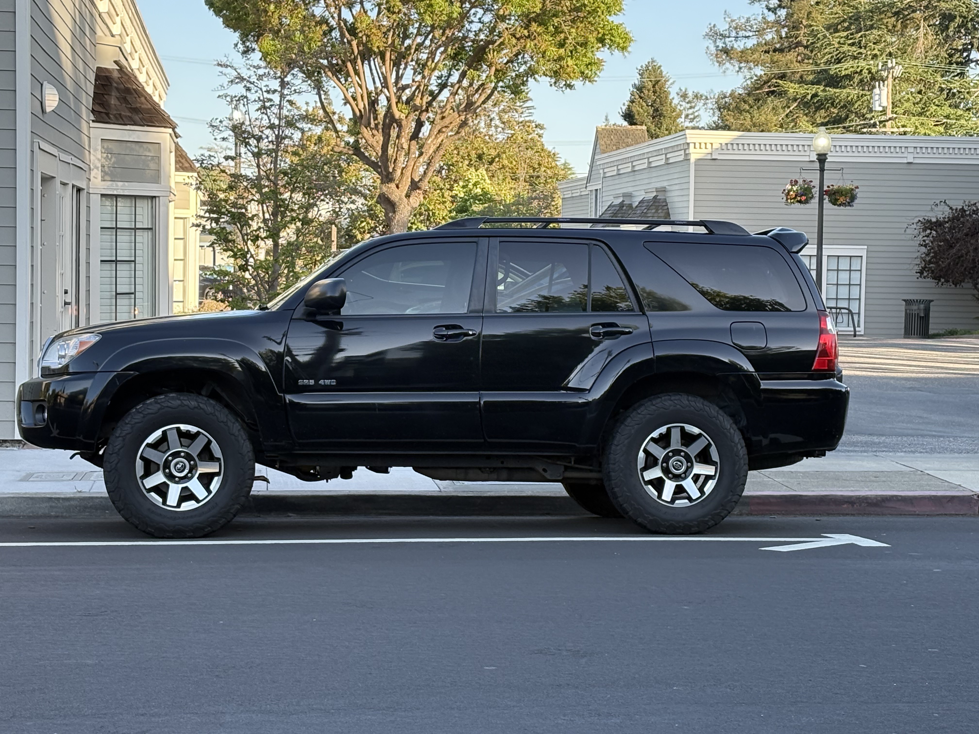 2007 Toyota 4runner hero photograph